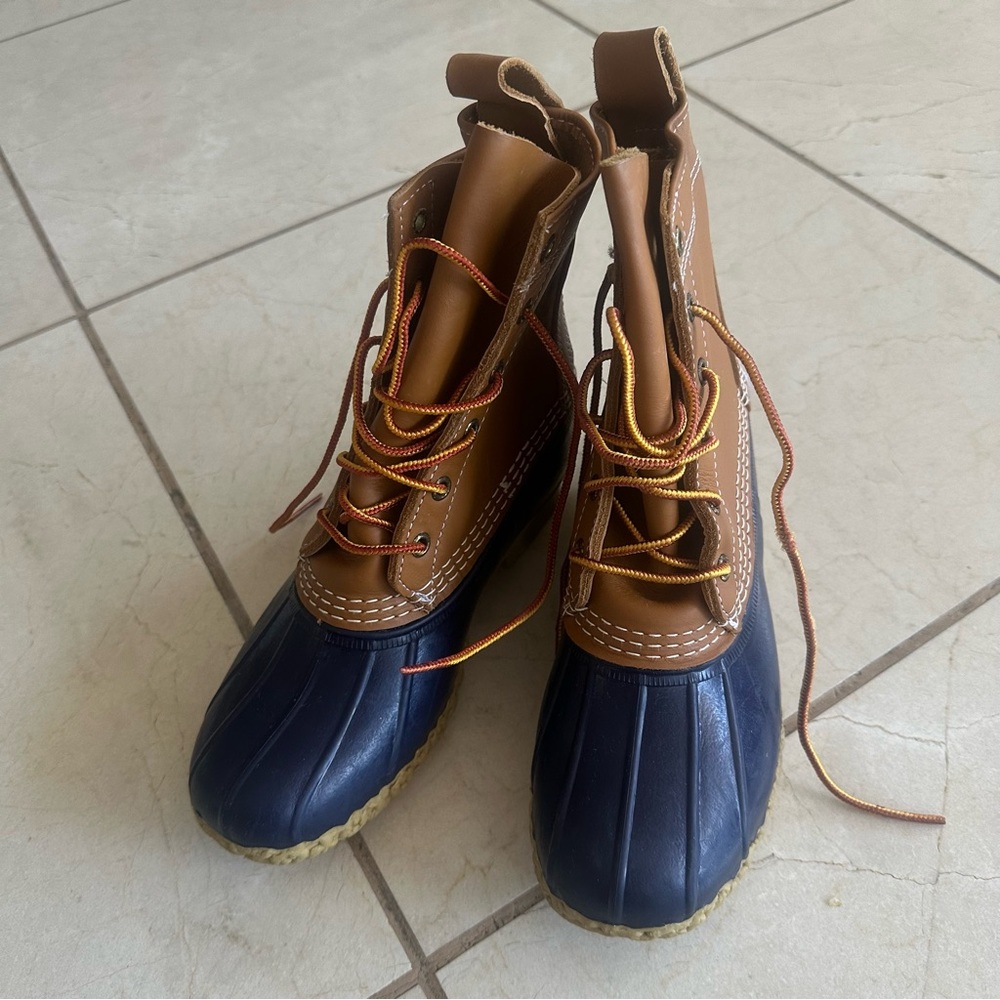 L. L. Bean women’s NEW weather proof duck boots size 6 - Picture 10 of 12